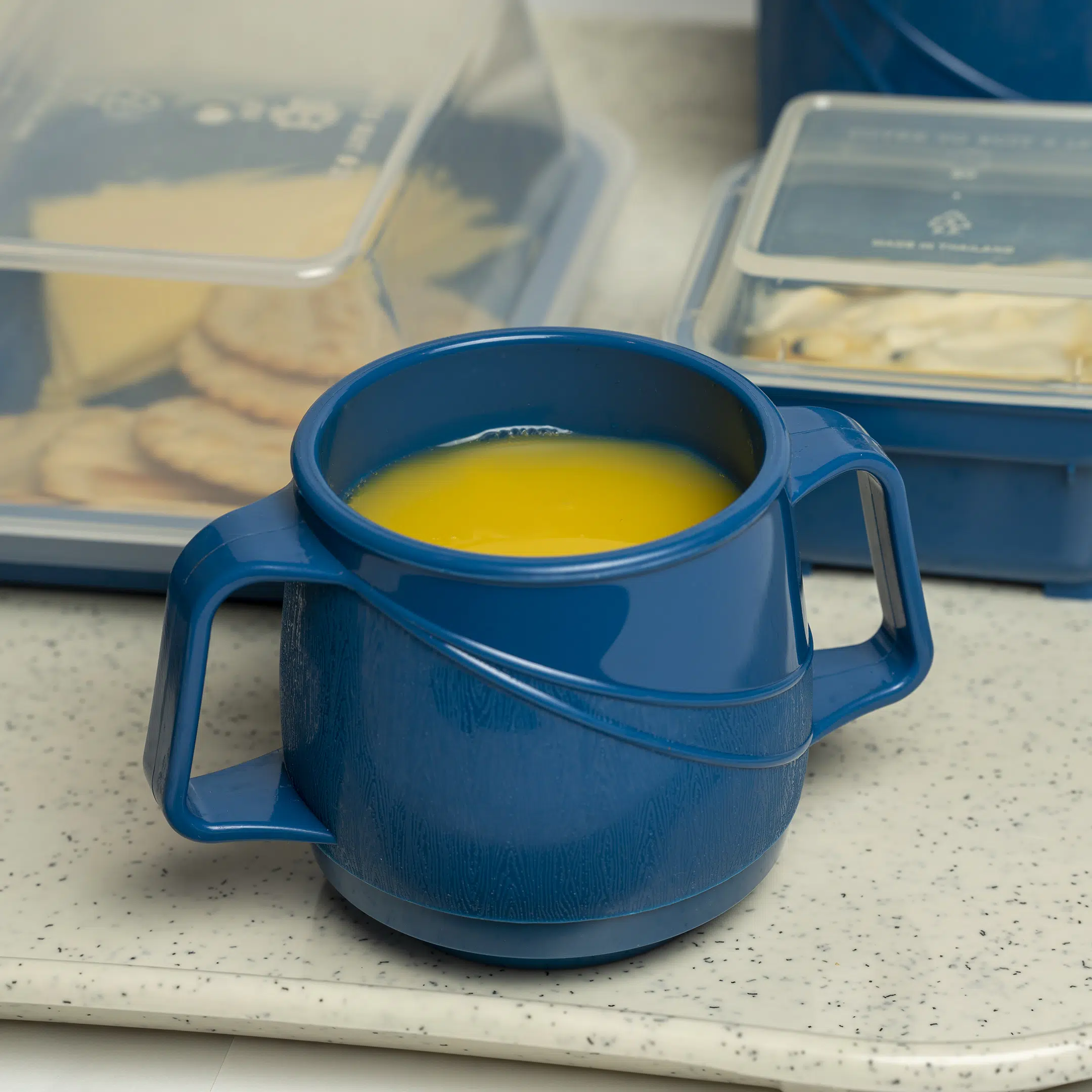KH Moderne Insulated Double Handle Mug Blue Lifestyle
