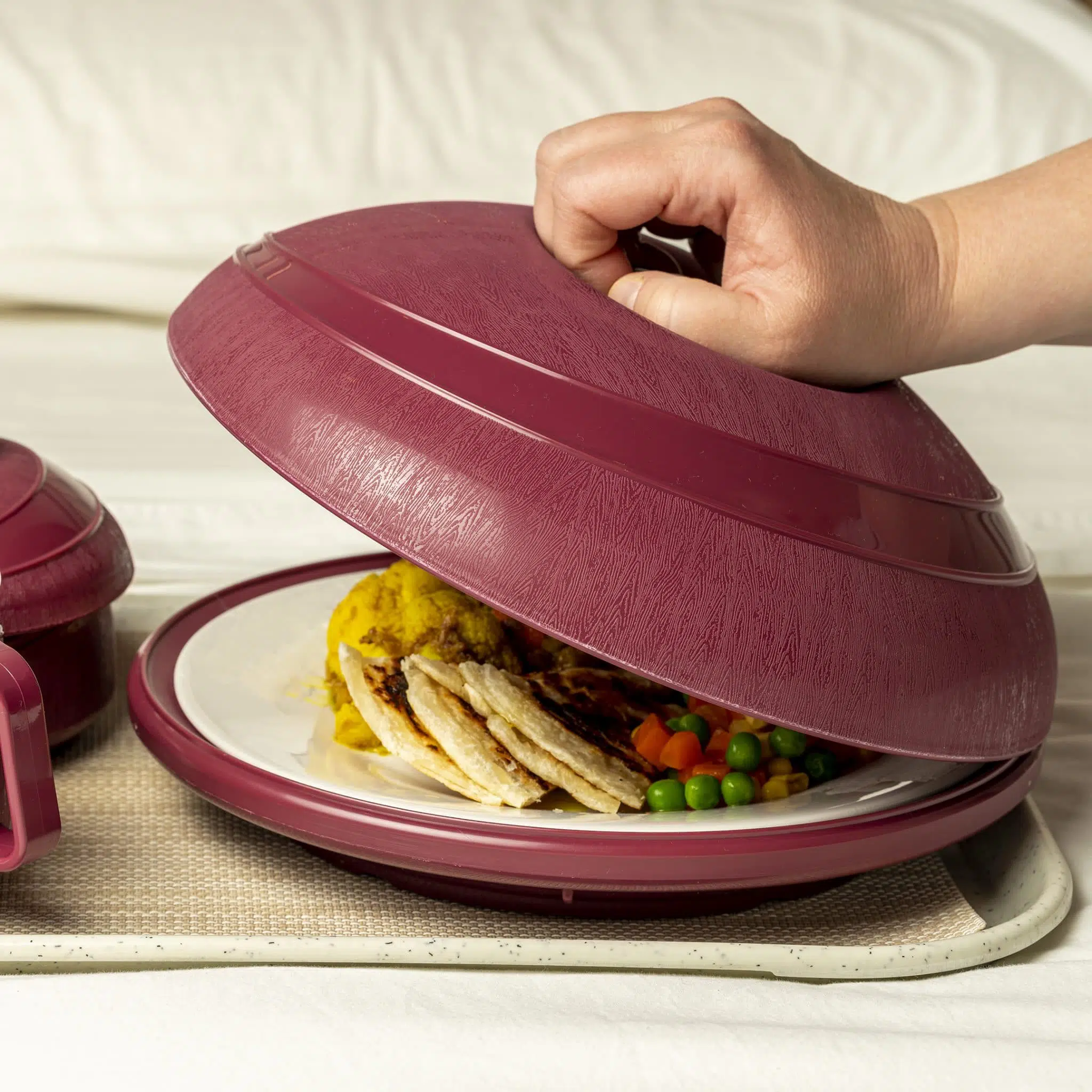 KH Moderne Insulated Plate Cover Burgundy