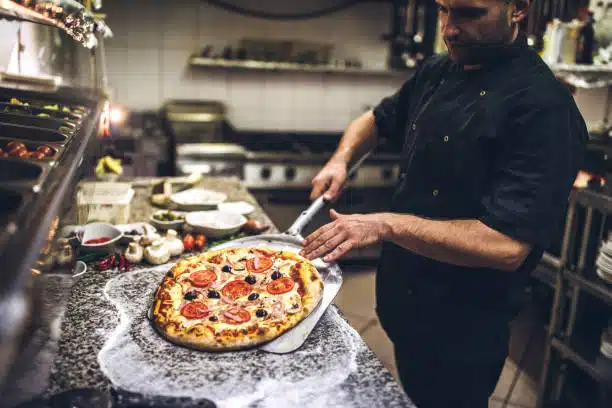 5 Benefits of Using Pizza Racks in Your Restaurant